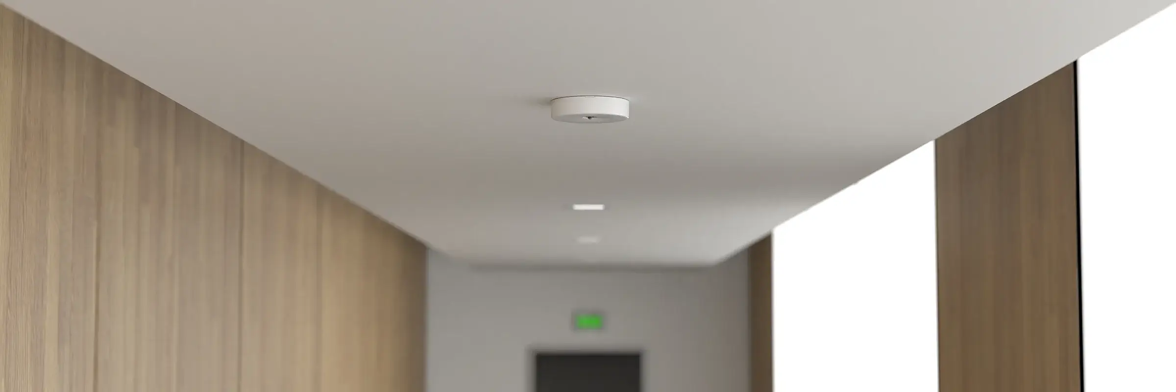 Firefly Surface – robuste Notbeleuchtung für die Aufbaumontage in anspruchsvollen Umgebungen